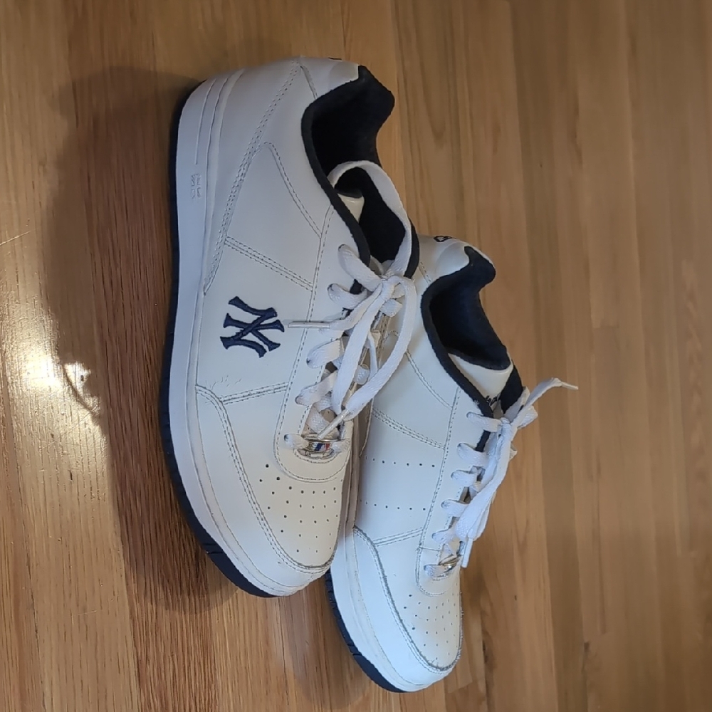 White and Navy Casual Sneakers With New York Yankees Emblem